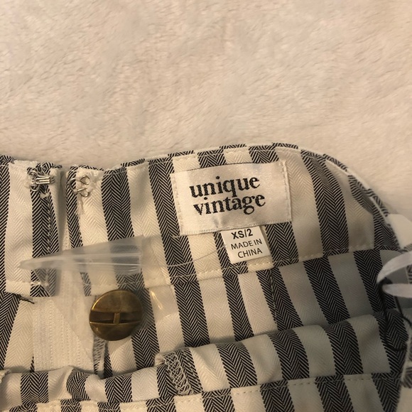 NWT Unique Vintage Ivory & Grey Stripe Sailor Sweeney Shorts - Picture 3 of 3